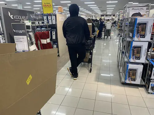 Waiting on Kohl’s Amazon Returns Line is Hell