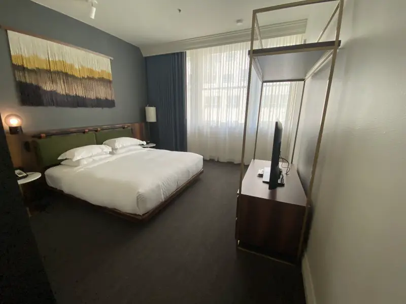alexis hotel 1