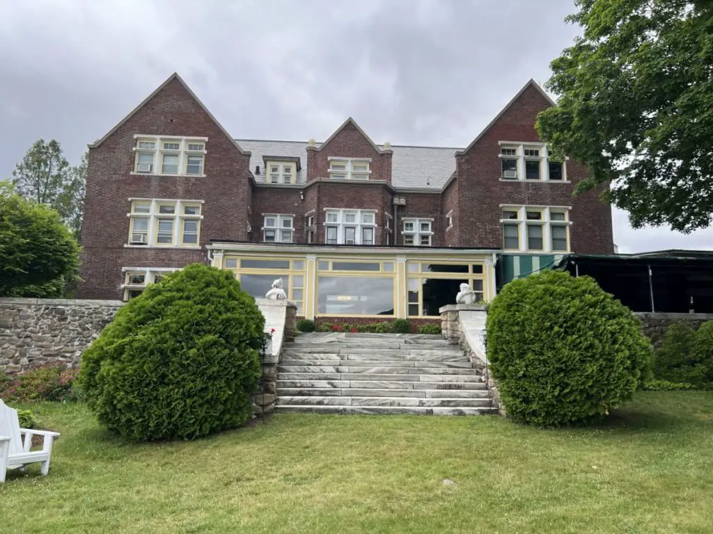 Wilburton Inn Is About Family