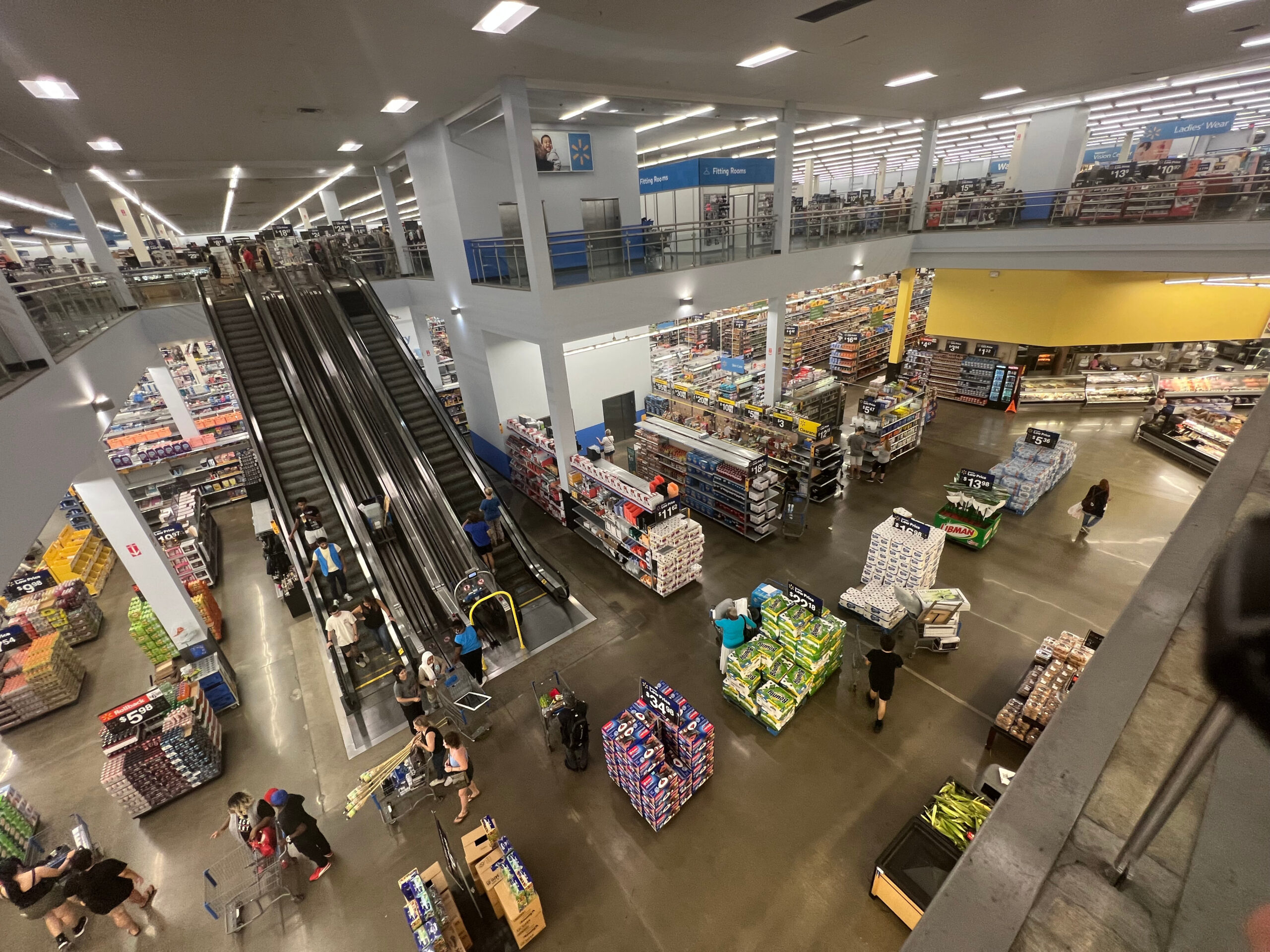 World's Largest Walmart Supercenter: world record in Albany, New York